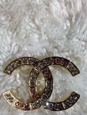 Fashion Brooch with Pink and Clear Stones